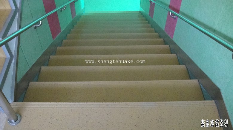 北京藍(lán)天宇鋒幼兒園橡膠地板工程實圖